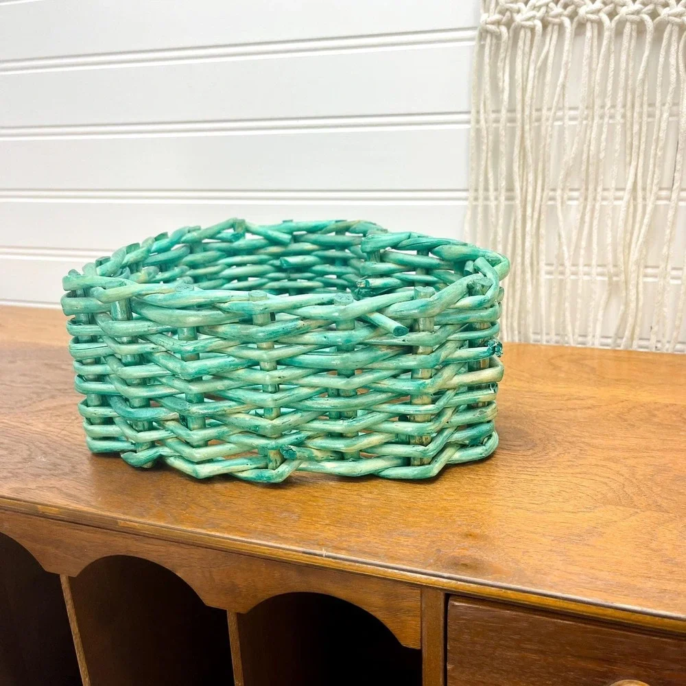 Vintage Green Heart Wicker Basket: Boho Wall Decor‎